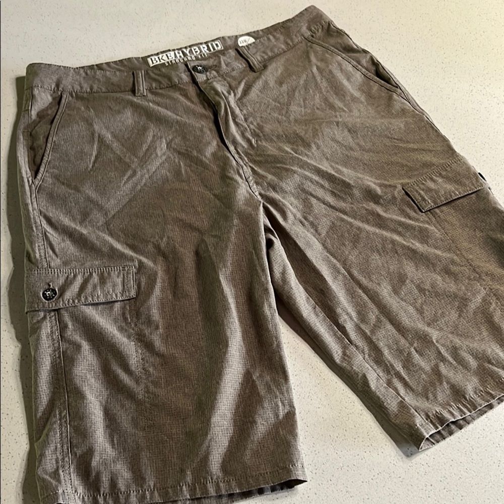 BKE Hybrid Stretch Standard Fit Brown Cargo Shorts Size 33/13